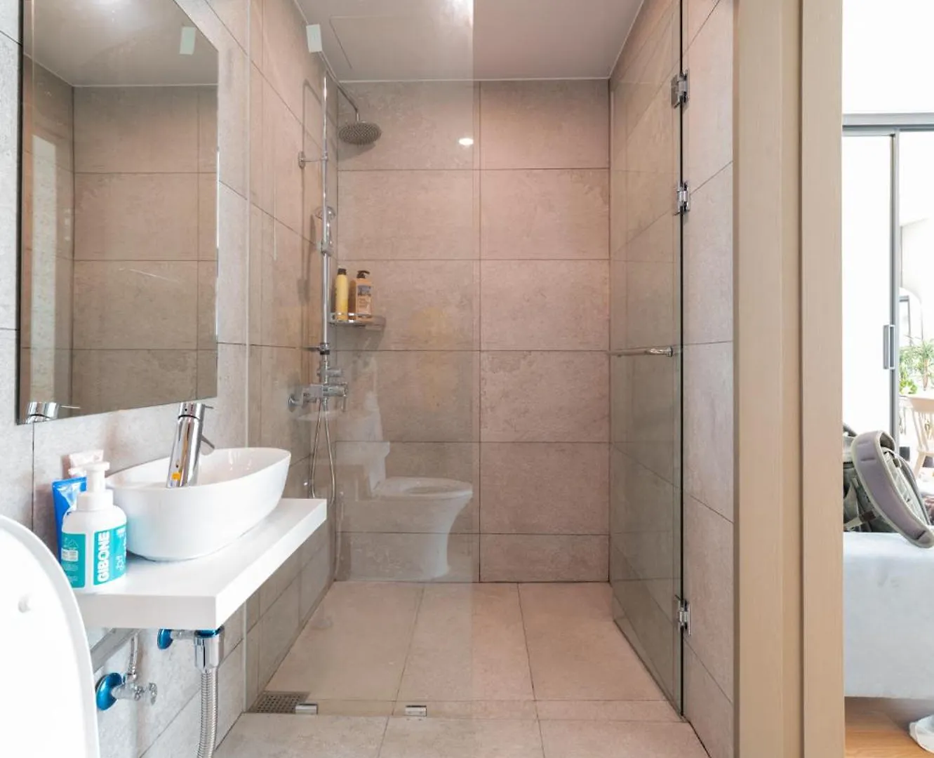 Apartment Hongik Univ Station Wave Family Suite #4 Seoul